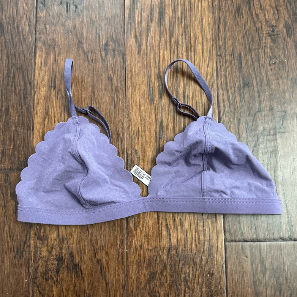 Victoria’s Secret VS purple scalloped bralette - Medium - Picture 2 of 3